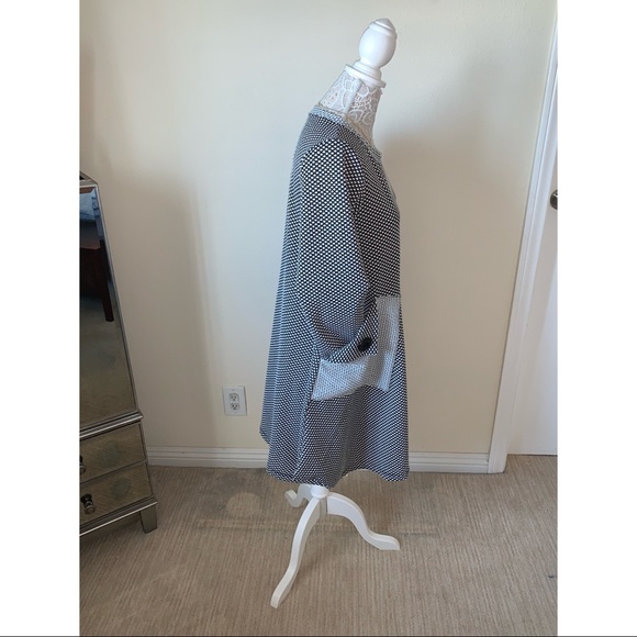 Curvesque - Picture 2 of 7